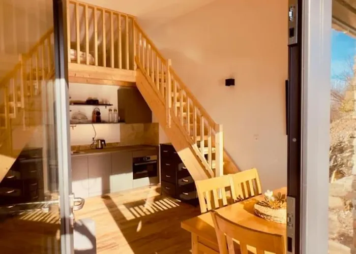 Chic Small New Up To 4 People, Pets Allowed * Lens