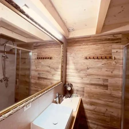 Chic Small New Up To 4 People, Pets Allowed דירה Lens