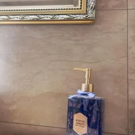 Chic Small New Up To 4 People, Pets Allowed דירה