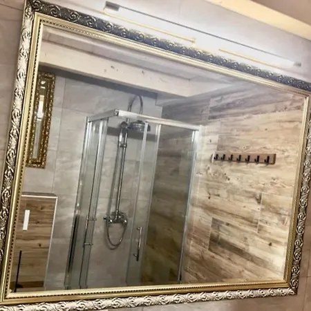 דירה Chic Small New Up To 4 People, Pets Allowed Lens