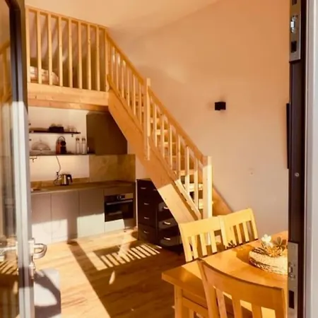 Chic Small New Up To 4 People, Pets Allowed * Lens