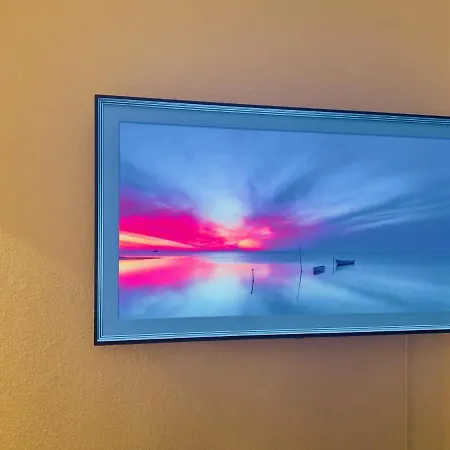 דירה Chic Small New Up To 4 People, Pets Allowed Lens