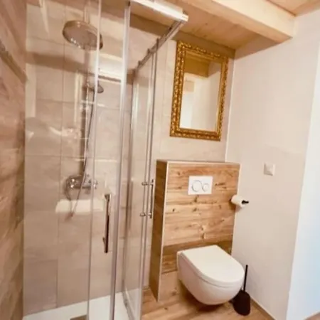 Chic Small New Up To 4 People, Pets Allowed Apartament