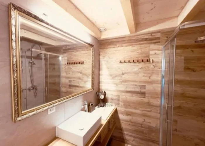 公寓 Chic Small New Up To 4 People, Pets Allowed 朗斯